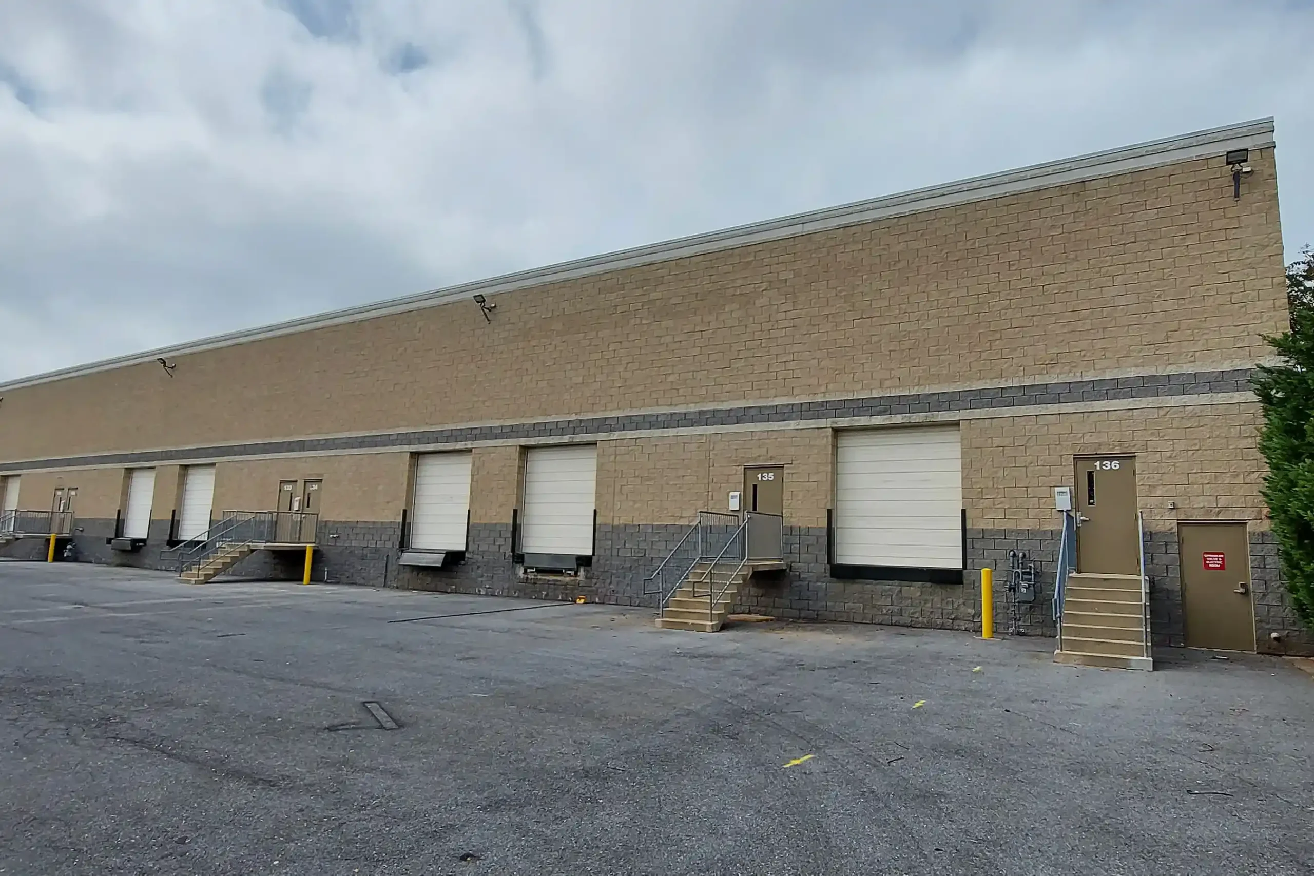 Warehouse-Industrial-Space 3 Mike Reible-Christine-Gray-Metro-Realty-Group